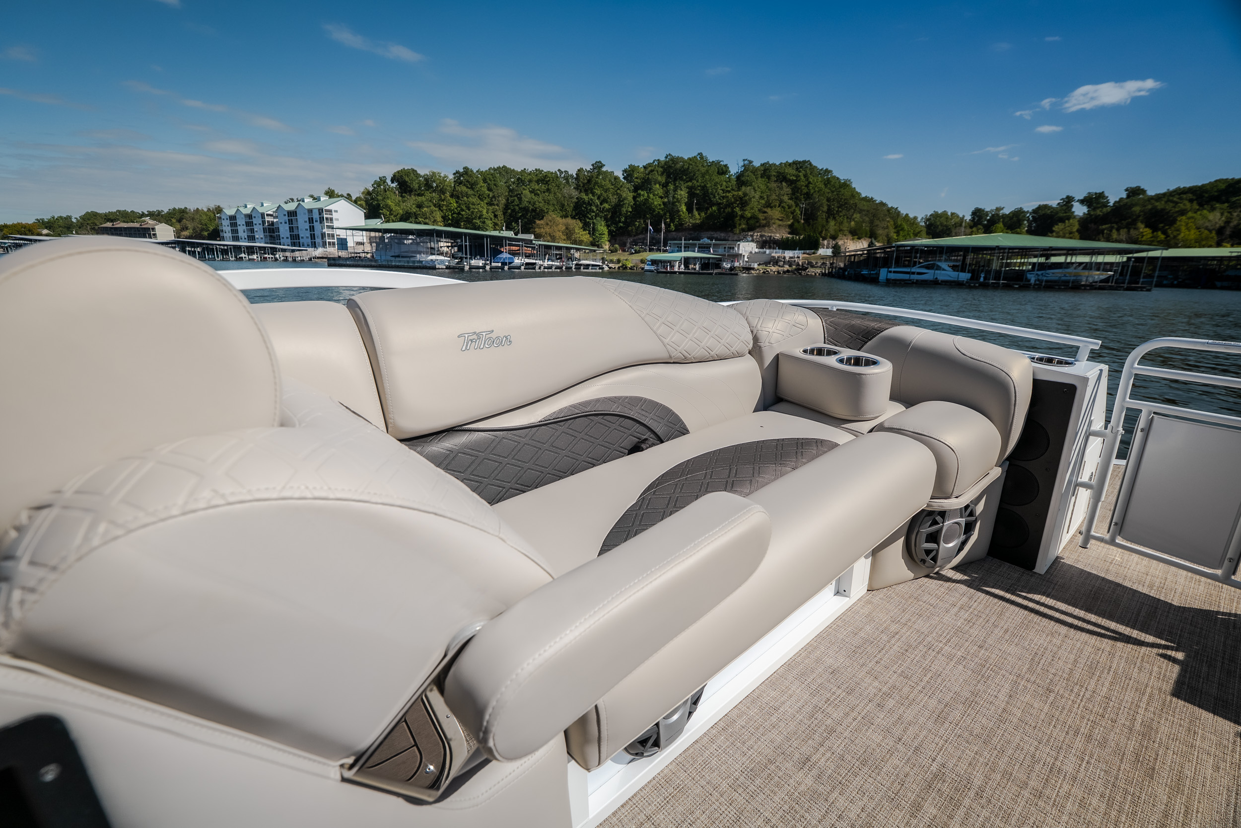 2026 JC Tritoon Sporttoon 26TT - Image 46