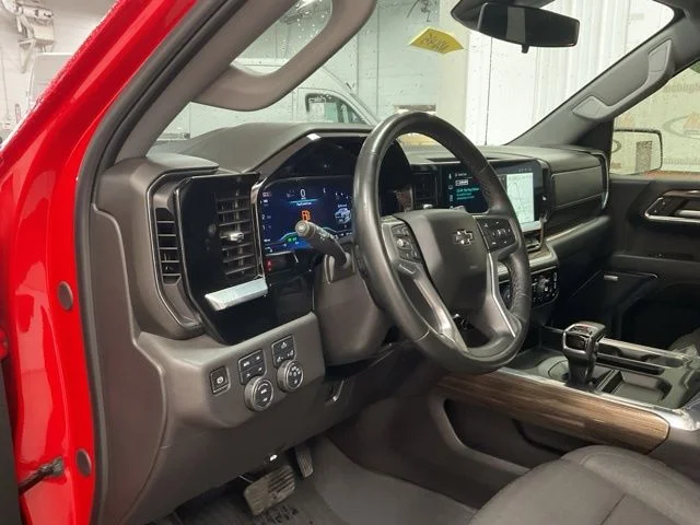 2024 Chevrolet Silverado 1500 Crew Cab LT Trail Boss 4WD - Image 13