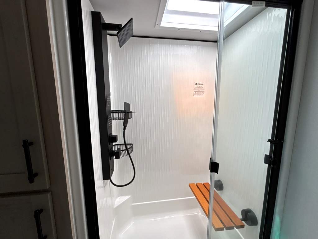 2026 GRAND DESIGN SOLITUDE 376RD - Image 25