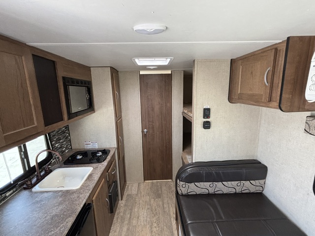 2018 Gulf Stream Ameri-Lite Super-Lite 198BH - Image 11