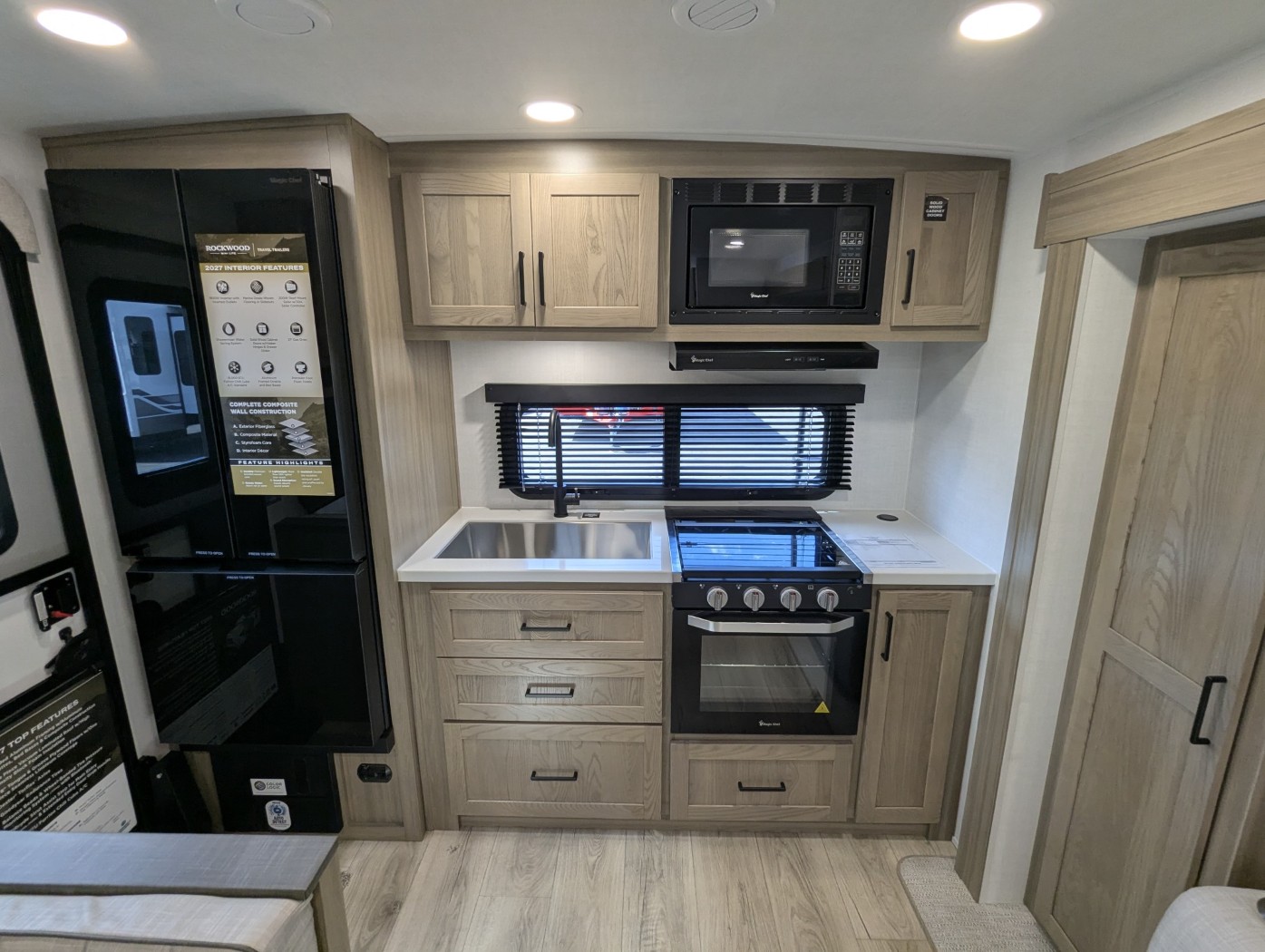 2027 Forest River Rockwood Mini Lite 2515S - Image 23