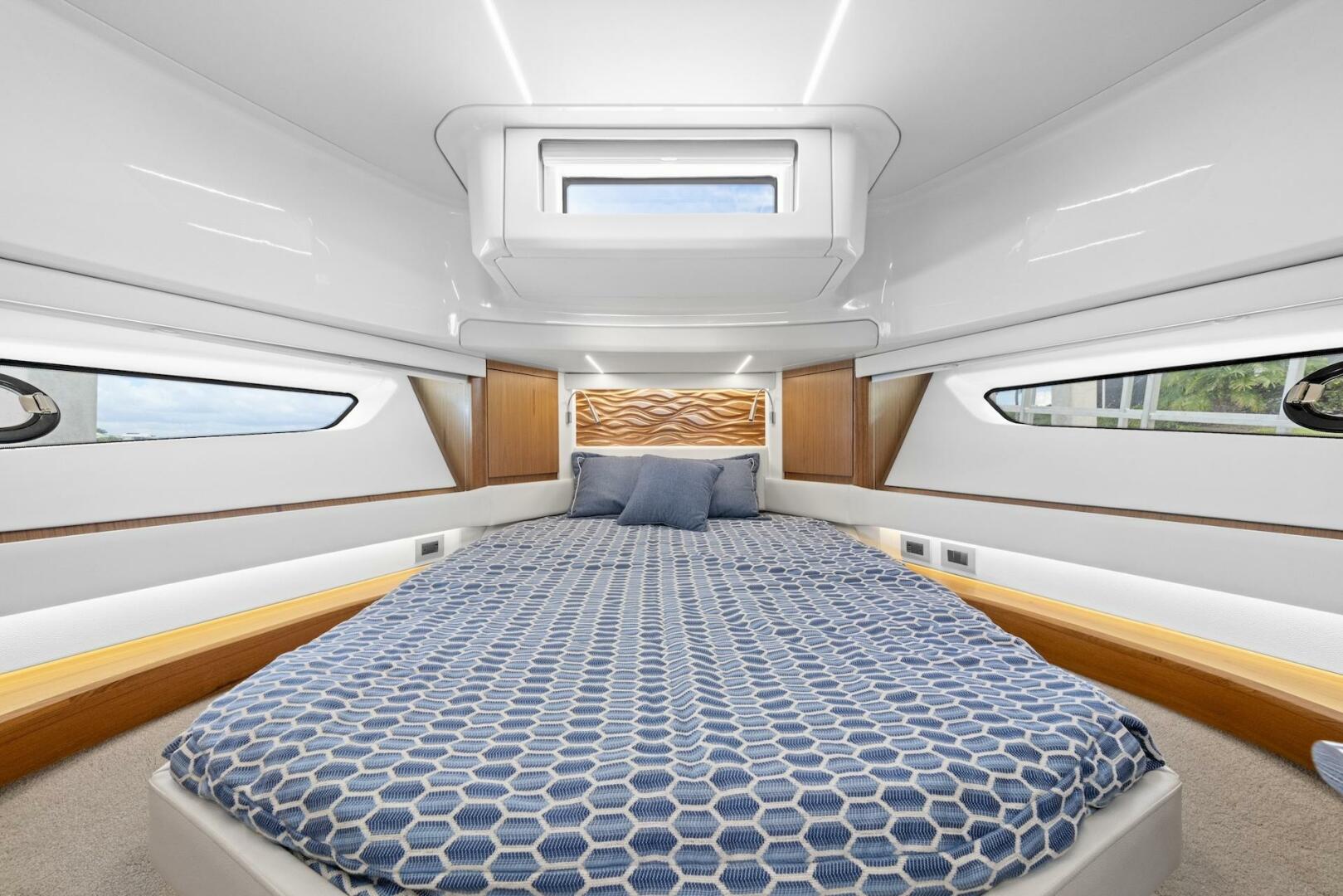 2023 Tiara Yachts EX 60 - Image 71