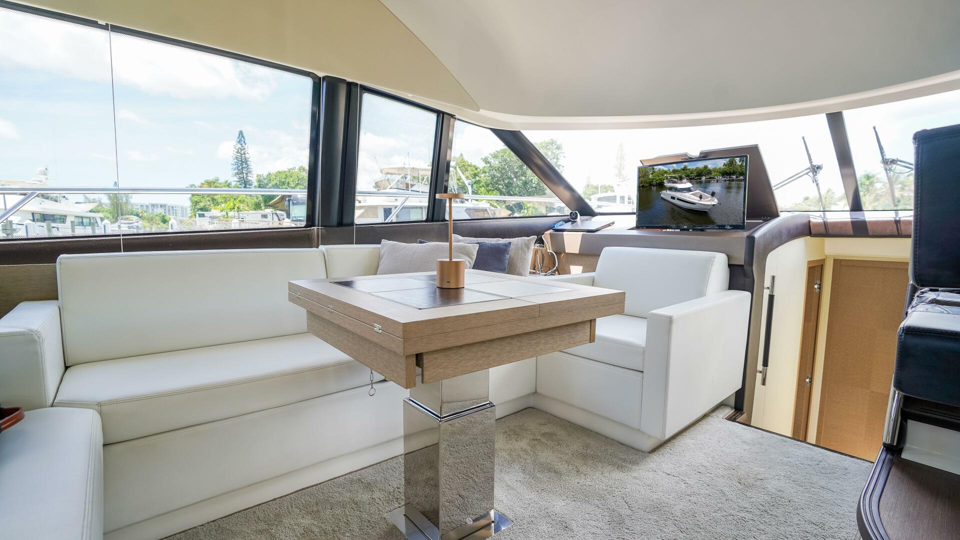 2018 Prestige 500 Flybridge - Image 15