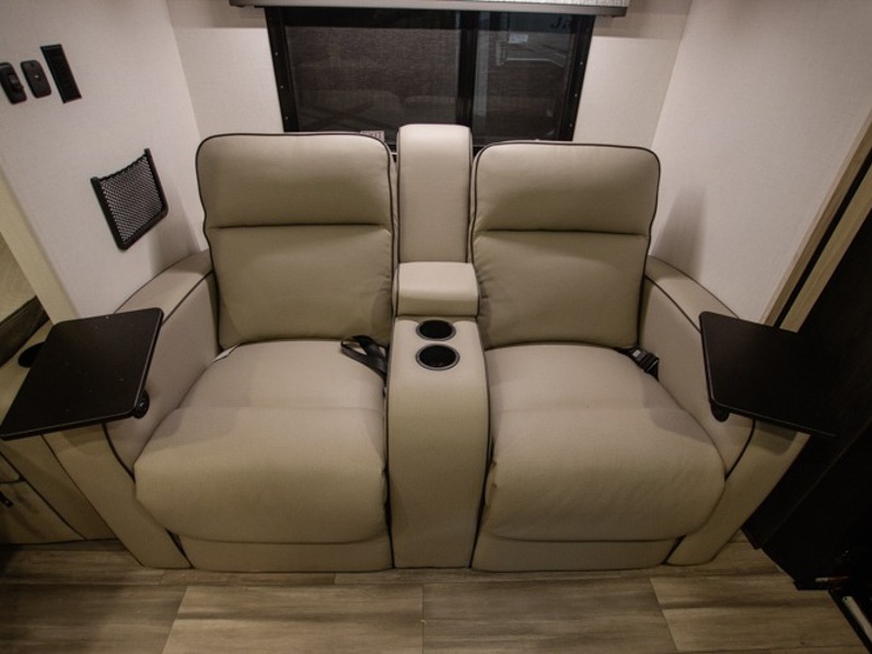 2023 Forest River Sunseeker 2400TSD - Image 11
