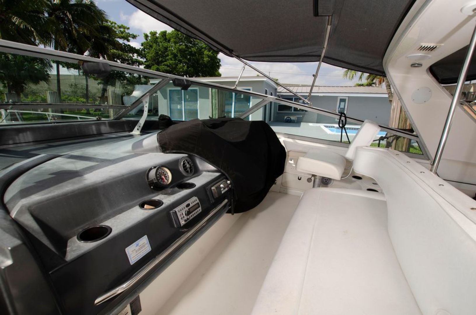 1993 Sea Ray Sundancer - Image 12