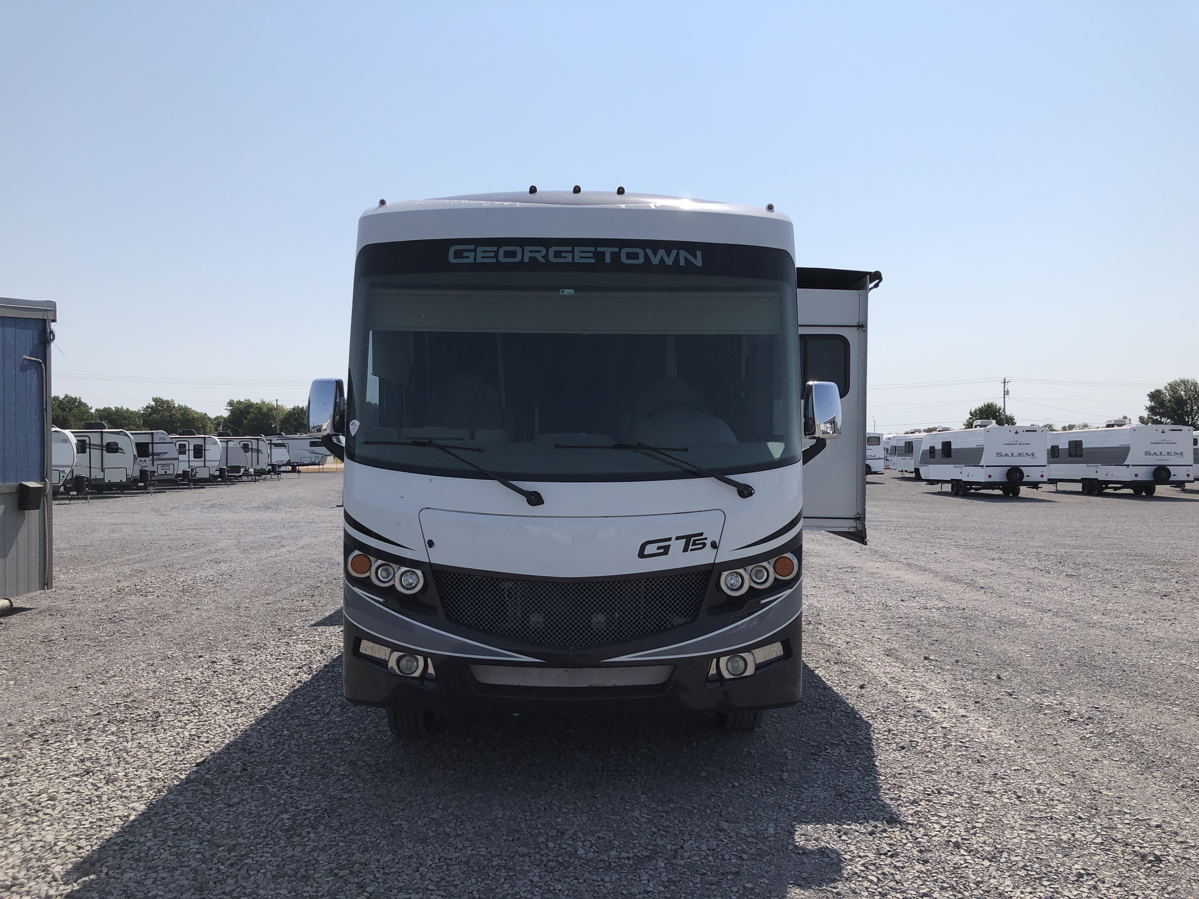 2019 Forest River GEORGETOWN GT5 31R - Image 2
