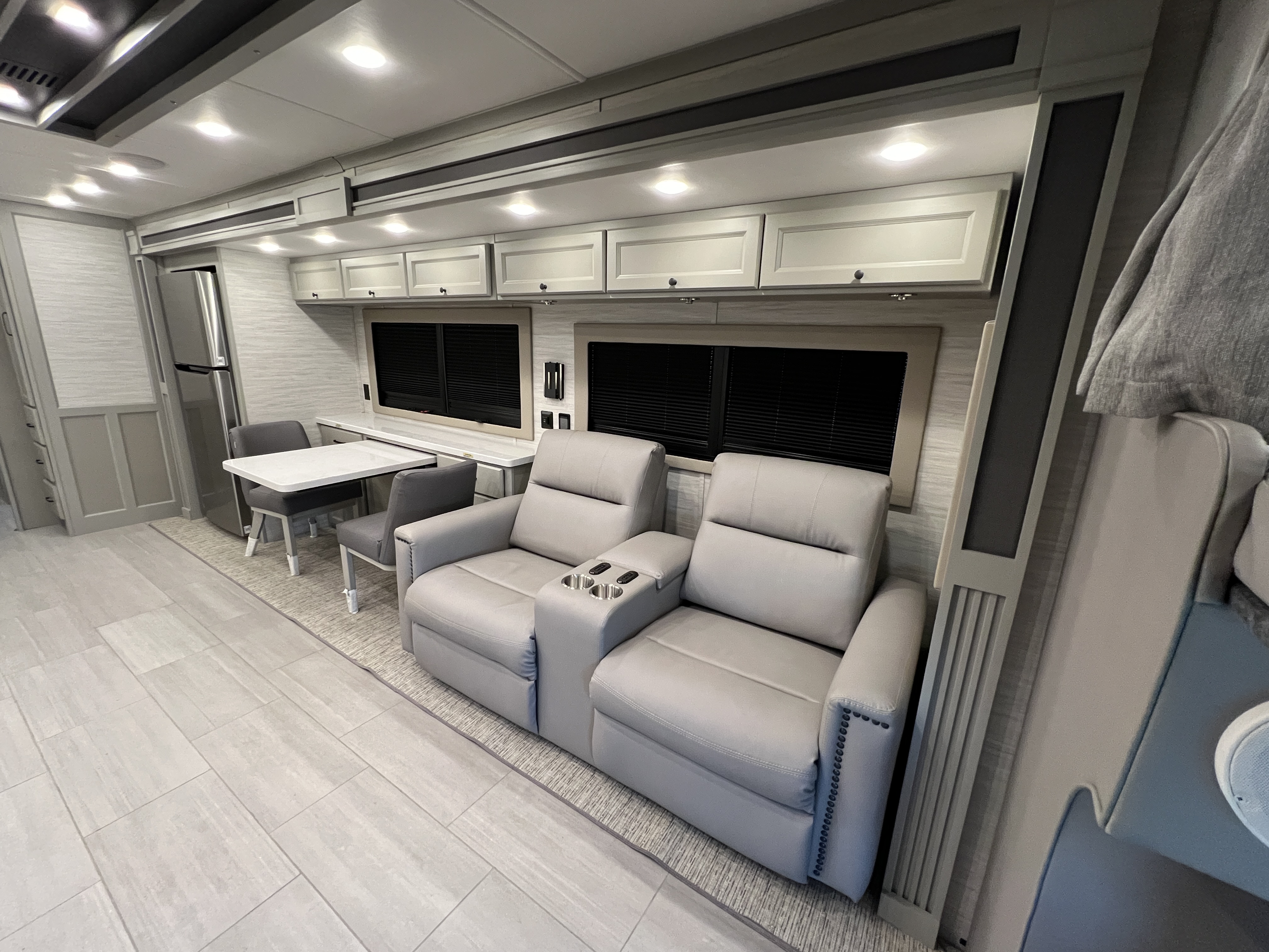 2027 Tiffin Allegro Bay 38 AB - Image 20