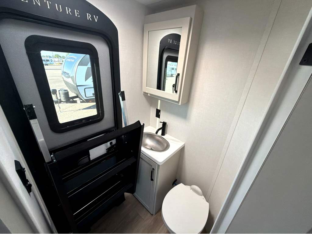 2027 VENTURE RV SPORTTREK 343VBH - Image 22