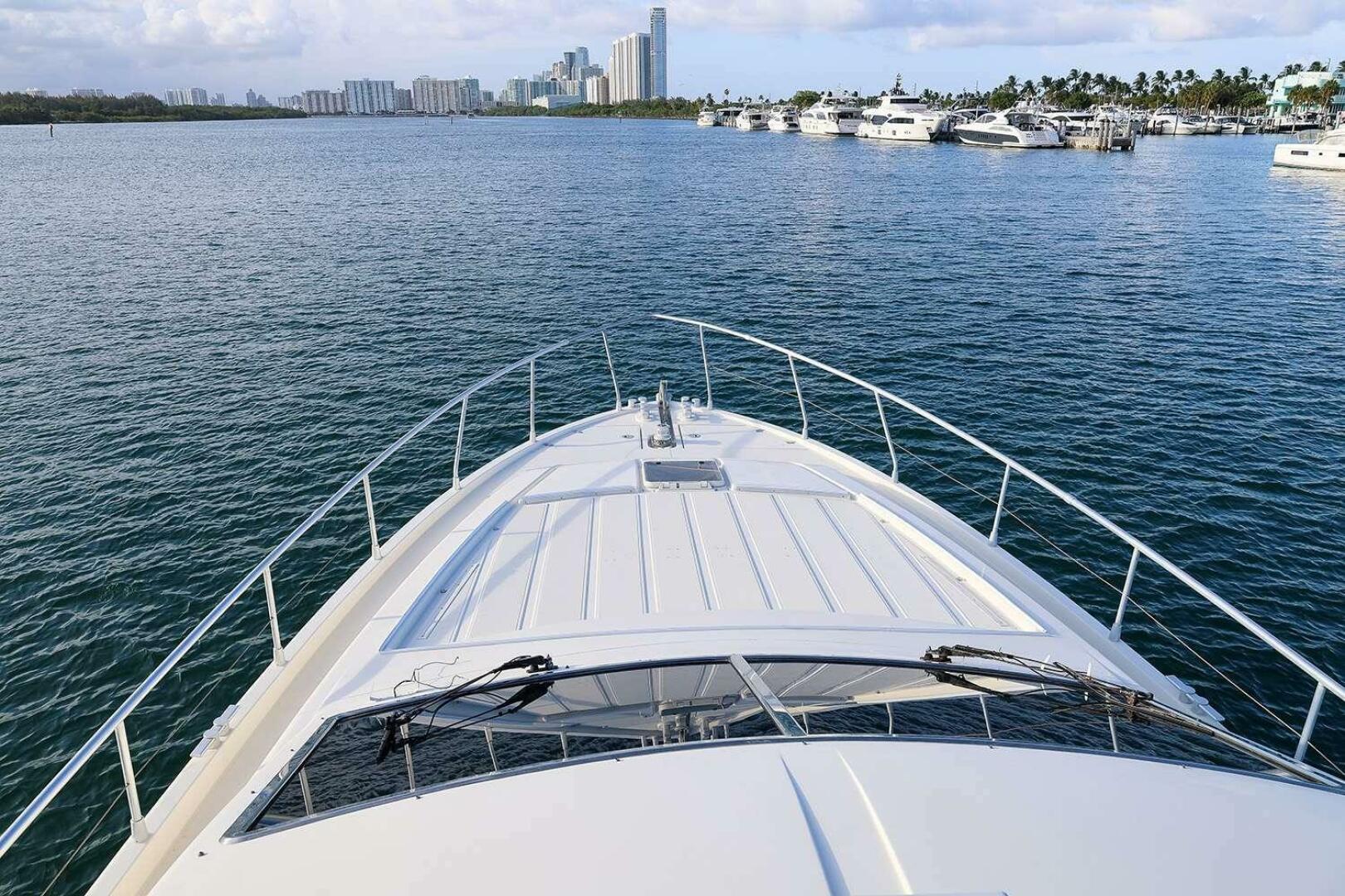 1998 Ferretti Yachts 55 Motor Yacht - Image 10