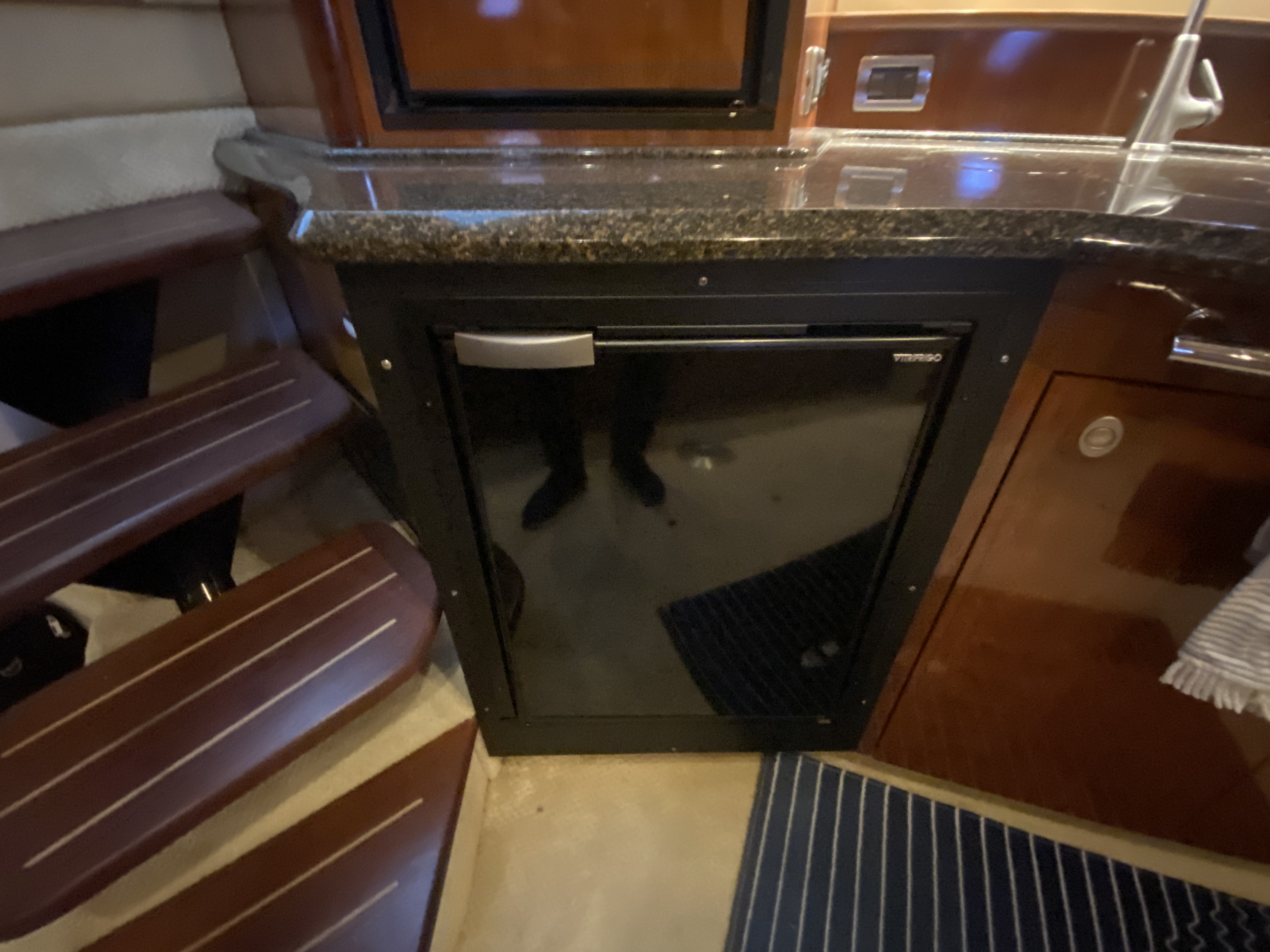 2006 Sea Ray 38 Sundancer - Image 28