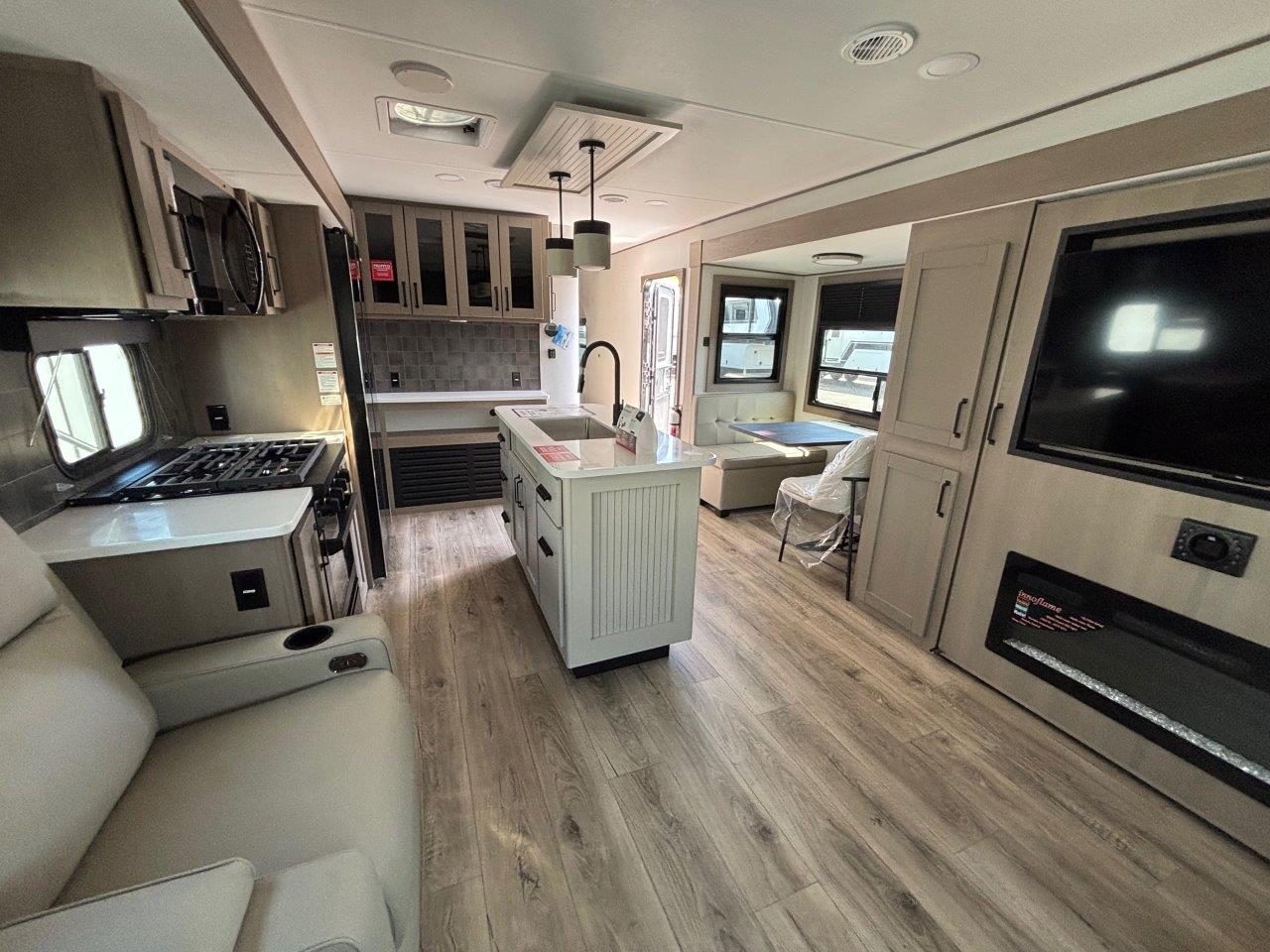 2026 Grand Design Reflection Travel Trailer 317RSTS - Image 7