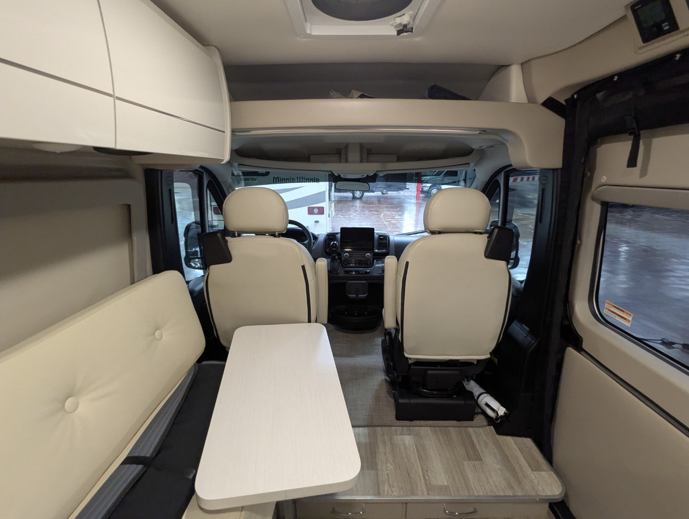 2024 Thor Motor Coach Rize 18M - Image 33