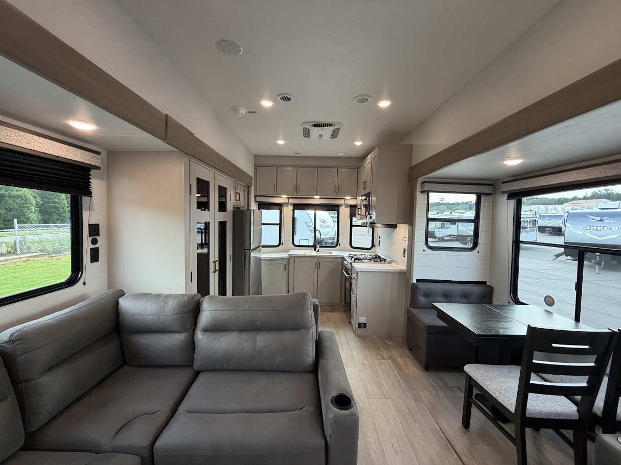 2027 JAYCO JAY FLIGHT BUNGALOW 404LOFT - Image 7