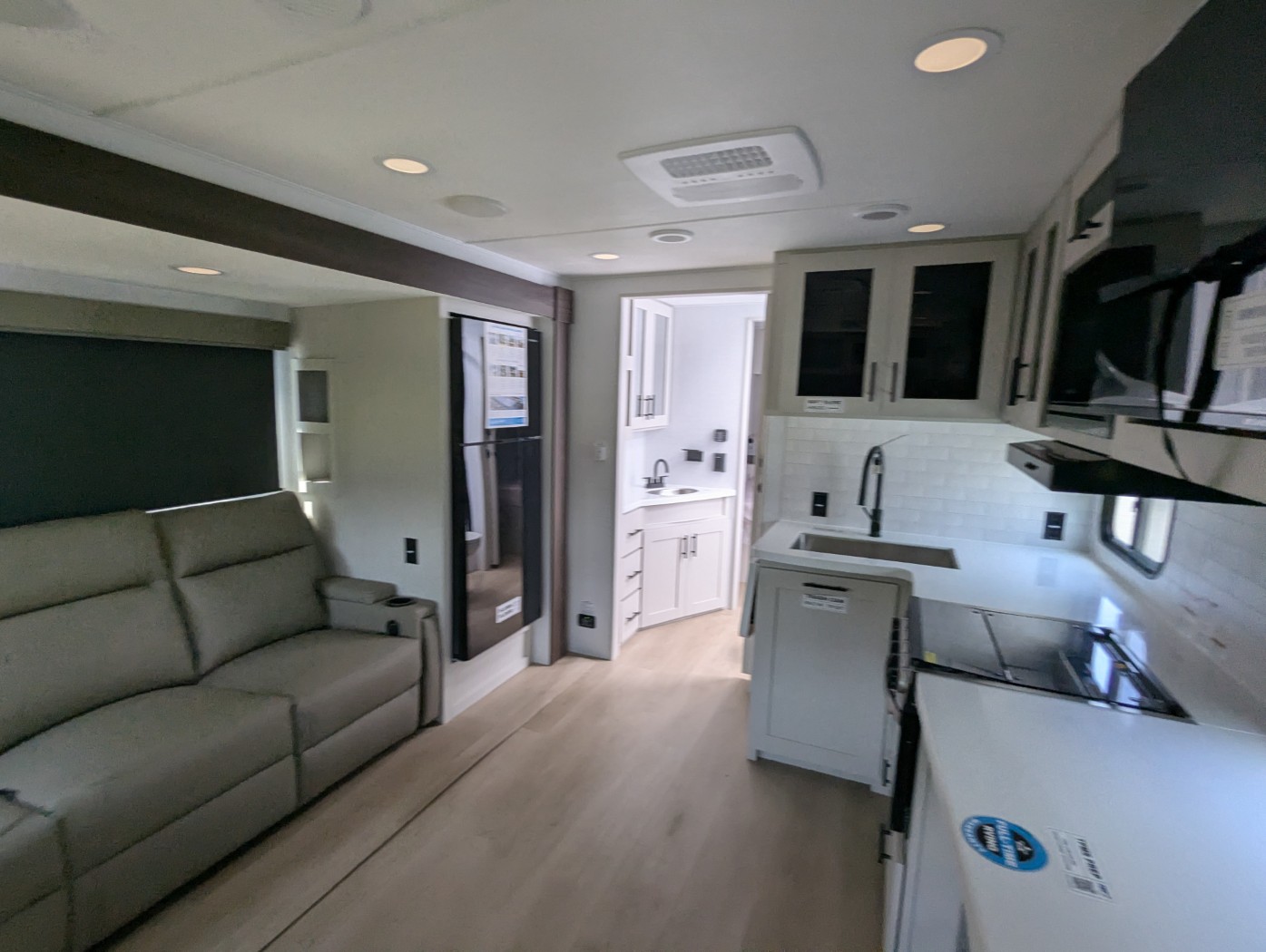2027 Alliance RV Delta 252RL - Image 21