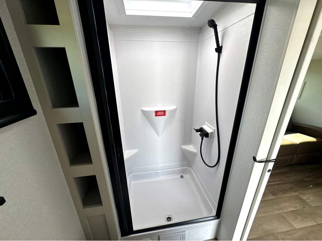 2027 GRAND DESIGN IMAGINE 2300MK - Image 22