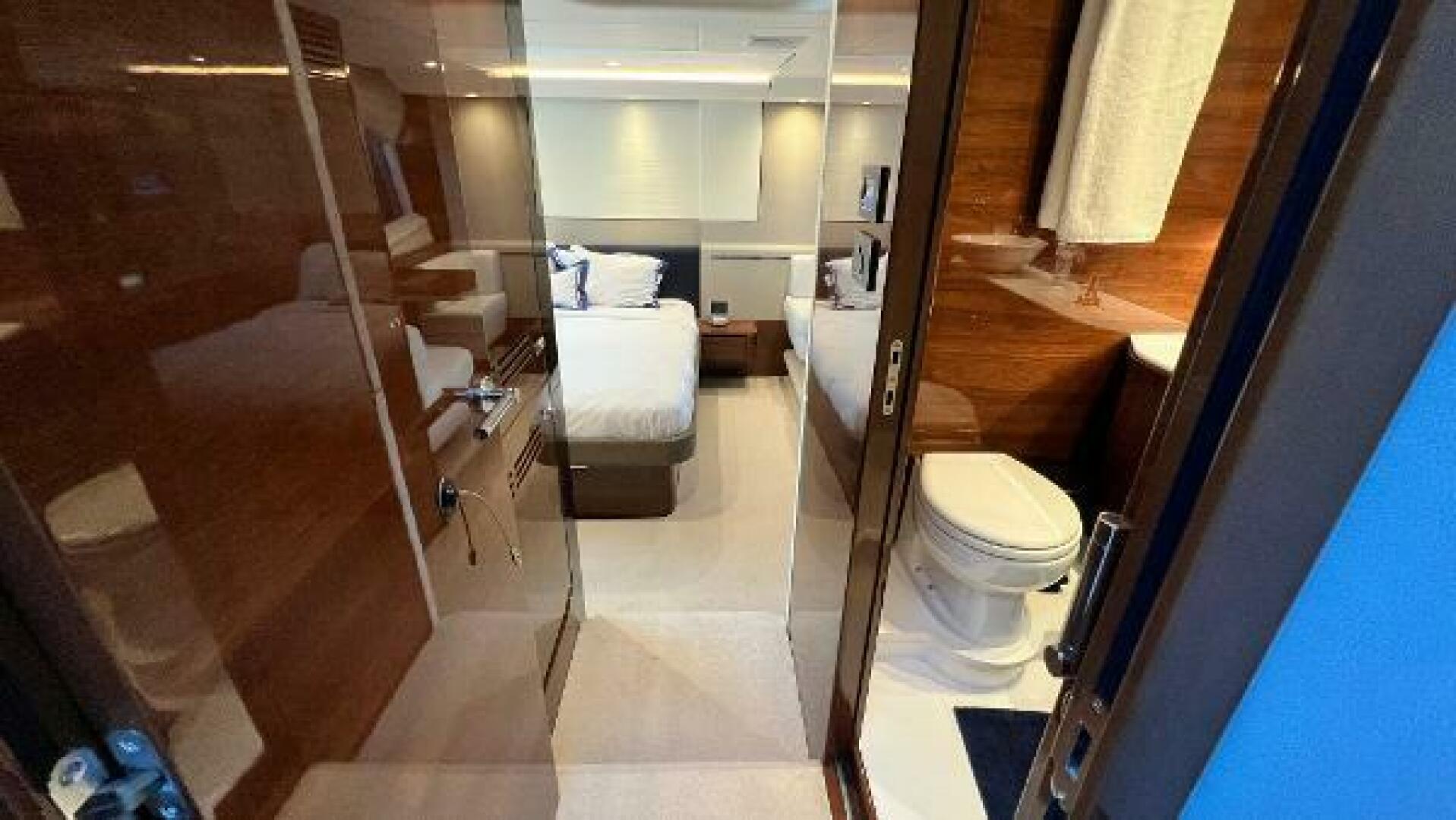 2019 Princess F62 - Image 54