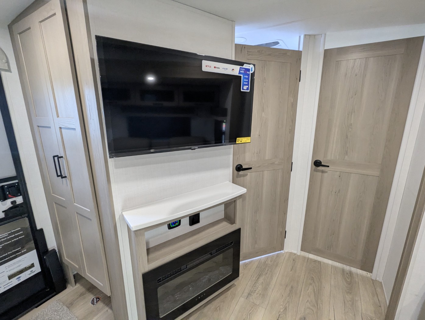 2026 Forest River Rockwood Ultra Lite 2608BS - Image 12