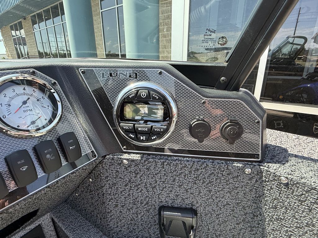 2026 Lund 1800 Explorer Sport - Image 17