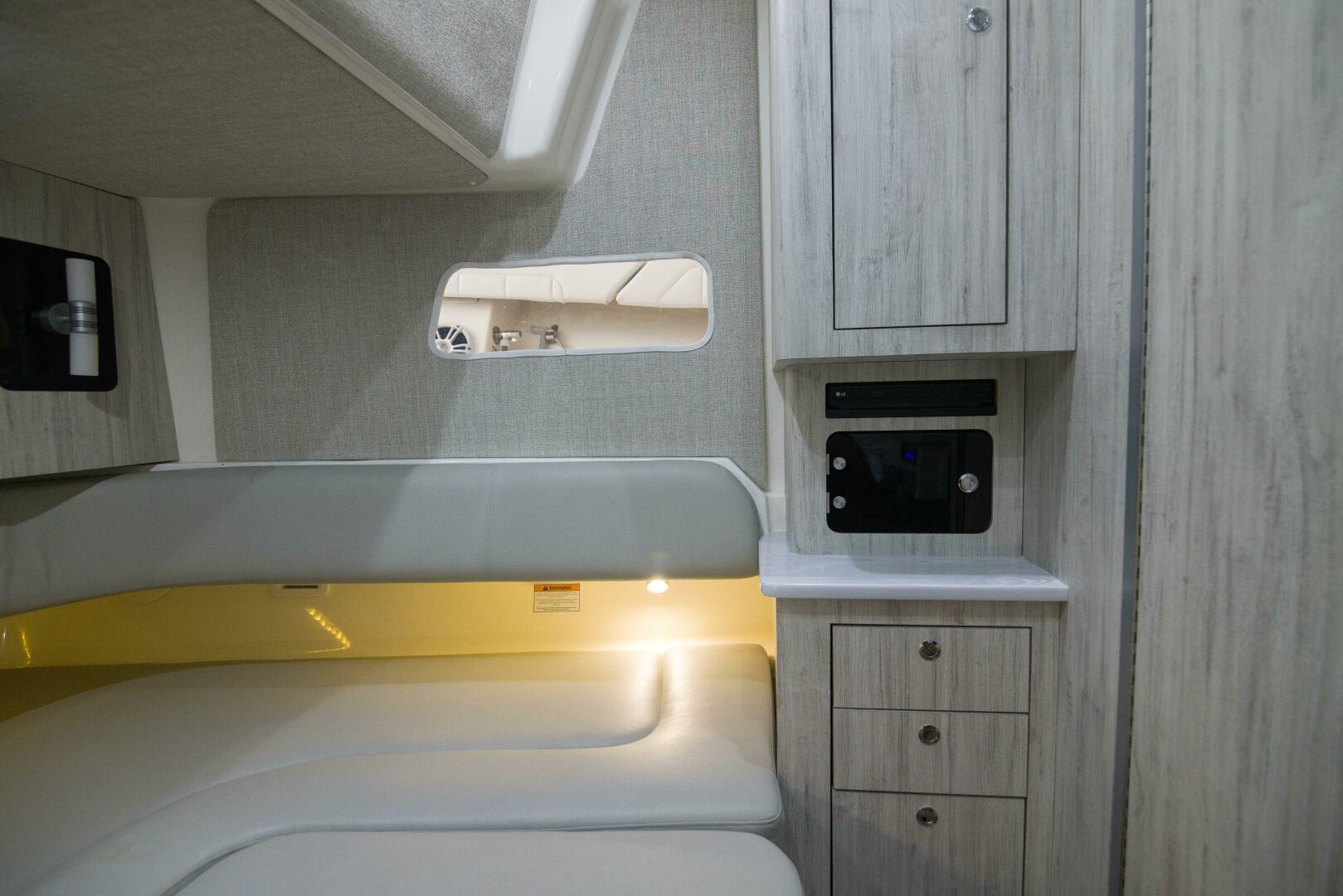 2021 Regulator 41 Center Console - Image 18