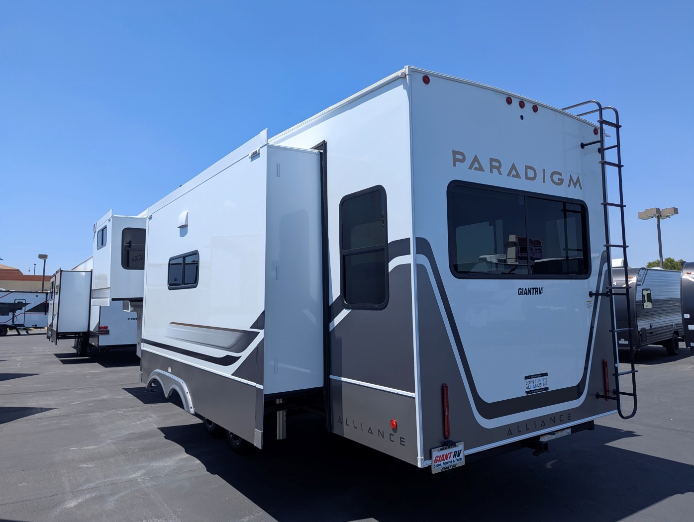 2026 Alliance RV Paradigm 310RL - Image 4