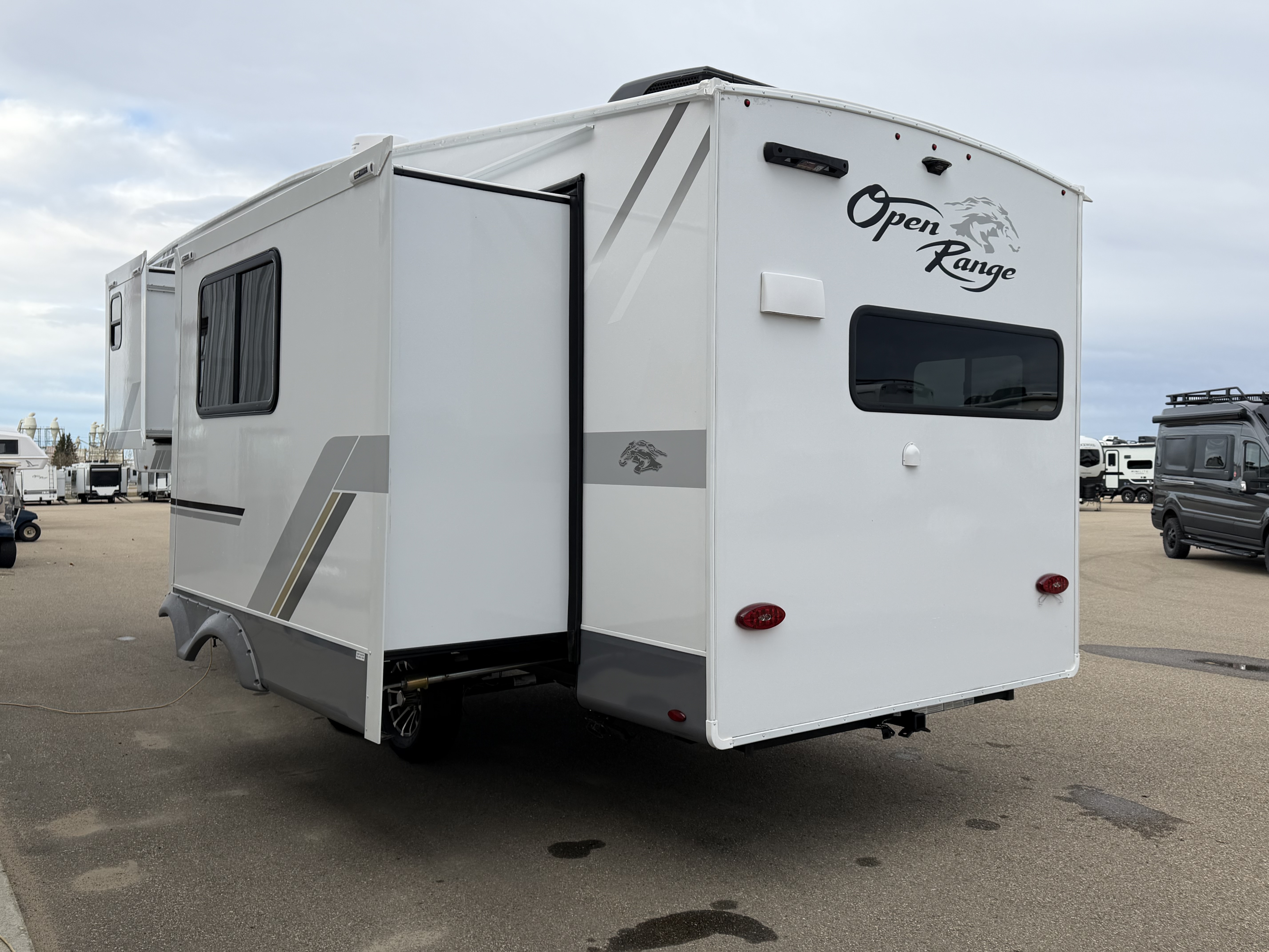 2027 Highland Ridge Open Range Roamer Light Duty 24MLDS - Image 9