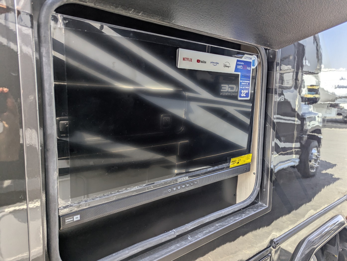 2026 Coachmen Entourage 330DS - Image 6