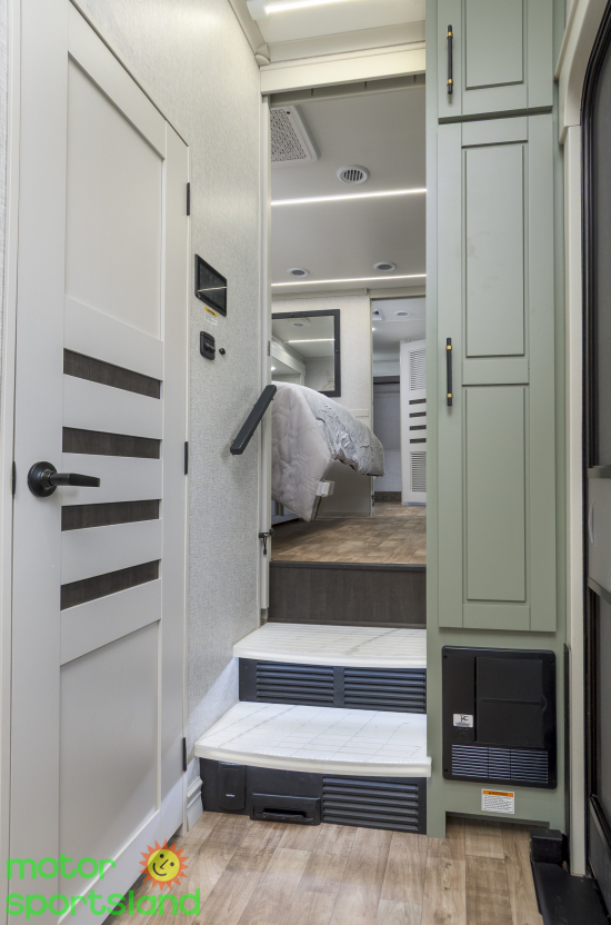 2025 CrossRoads Redwood RW401LK - Image 33