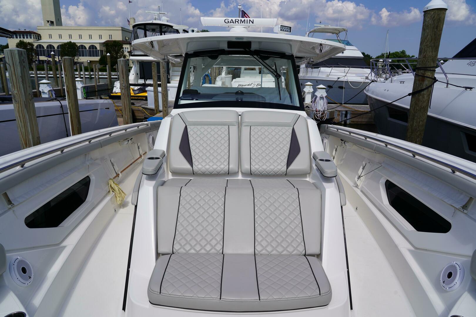 2022 PURSUIT S 428 Sport Base - Image 16
