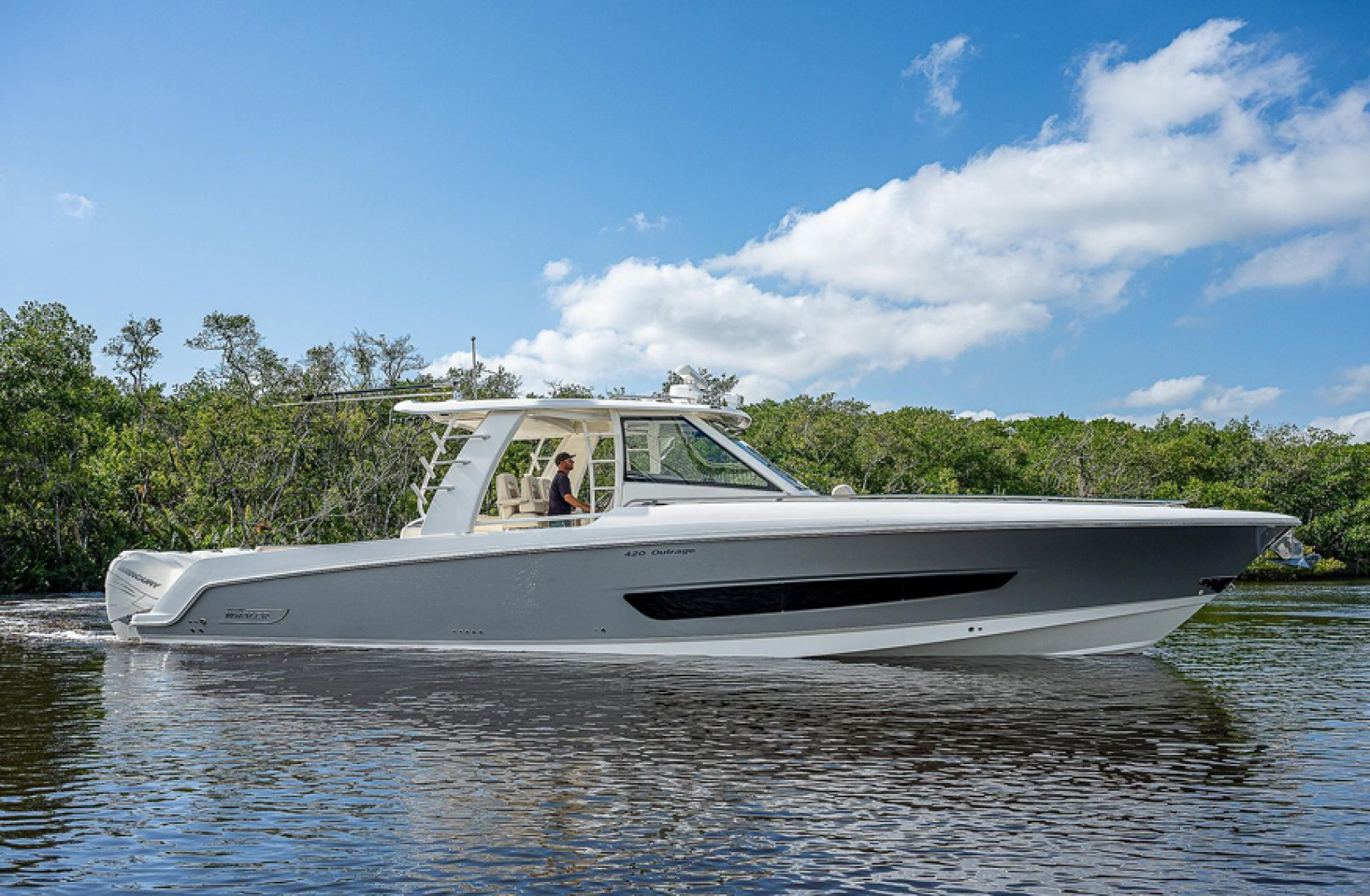 2020 Boston Whaler Outrage - Image 1