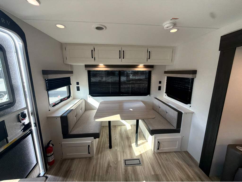 2027 VENTURE RV SIENNA 241VRD - Image 21