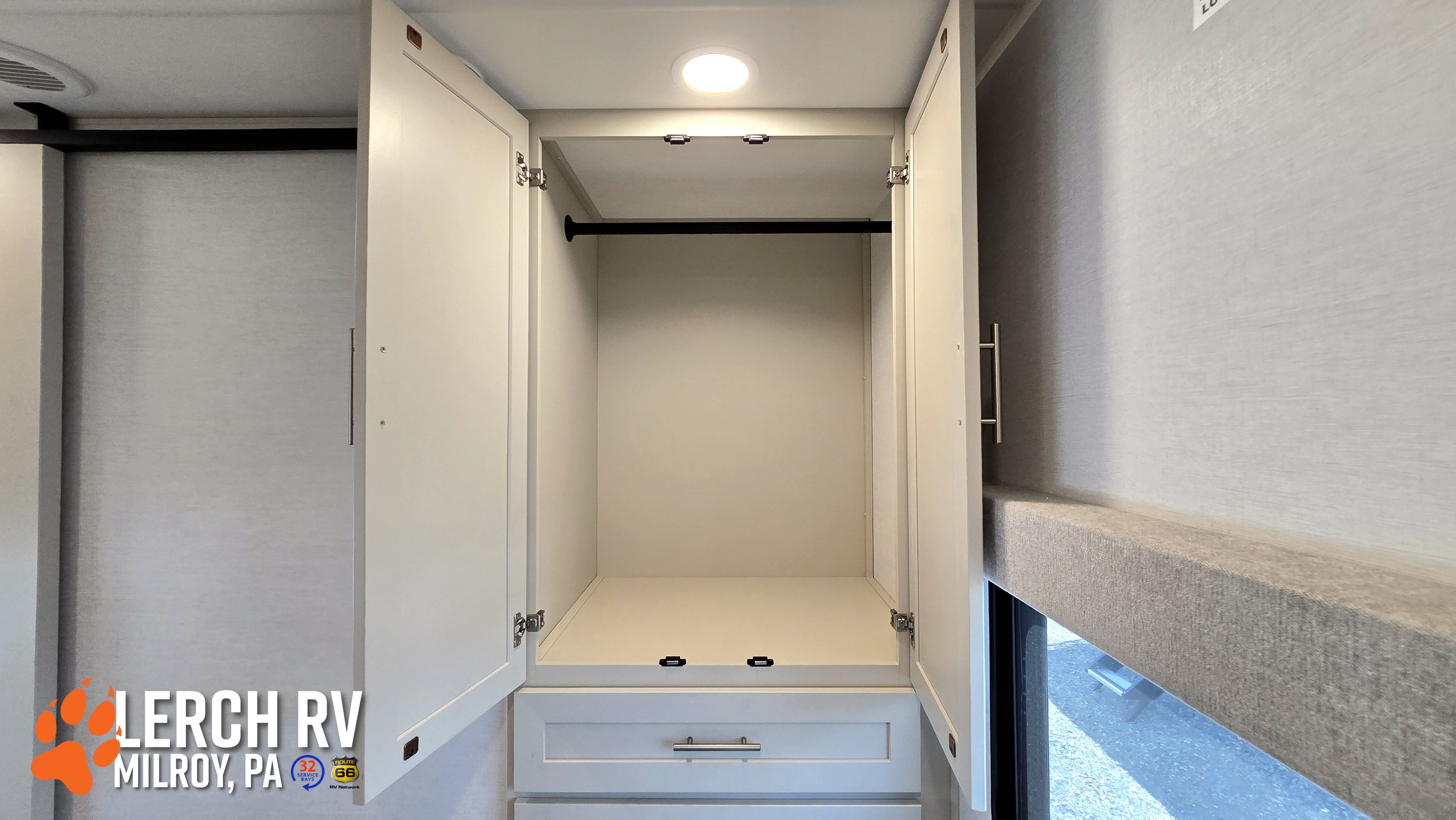 2027 Alliance RV Avenue 298RL - Image 39