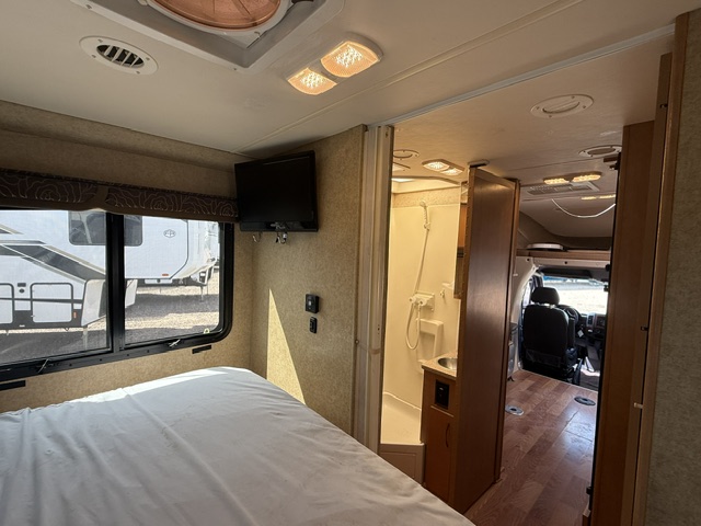 2015 Thor Motor Coach Citation Sprinter 24SR - Image 14
