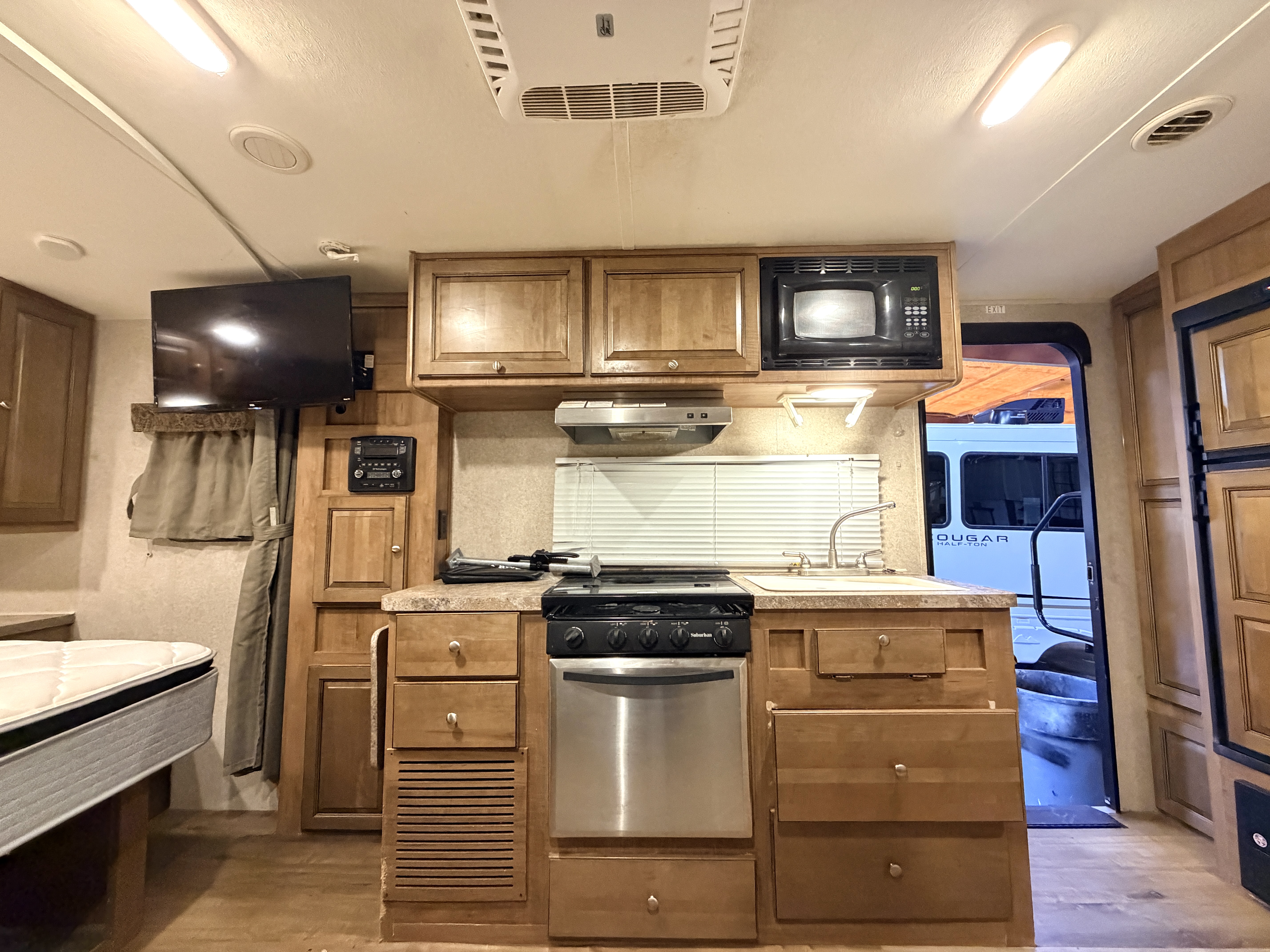 2016 Forest River Rockwood Mini Lite 2109S - Image 7