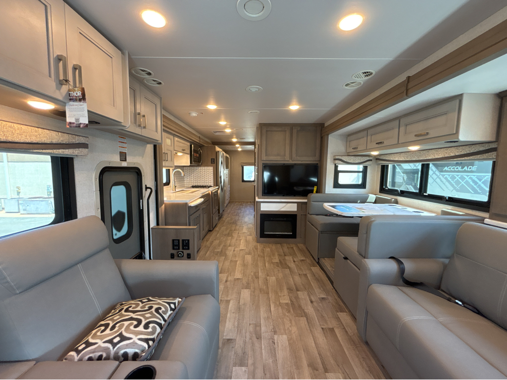 2026 THOR MOTOR COACH PASADENA 38FX - Image 8
