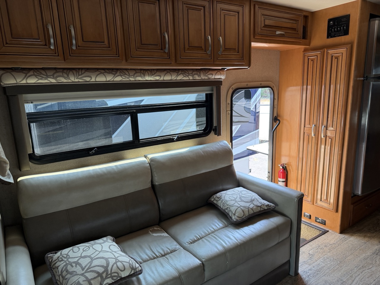2017 Thor Motor Coach Four Winds Super C 35SB - Image 10