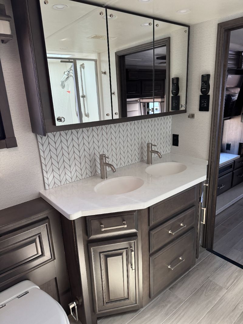 2026 Entegra Coach Aspire 44V - Image 21