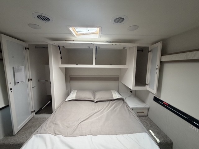 2027 THOR MOTOR COACH MAGNITUDE GA28 - Image 12