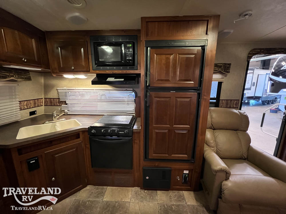 2013 FOREST RIVER ROCKWOOD ULTRA LITE 8315BSS HANDYMAN SPECIAL - Image 10