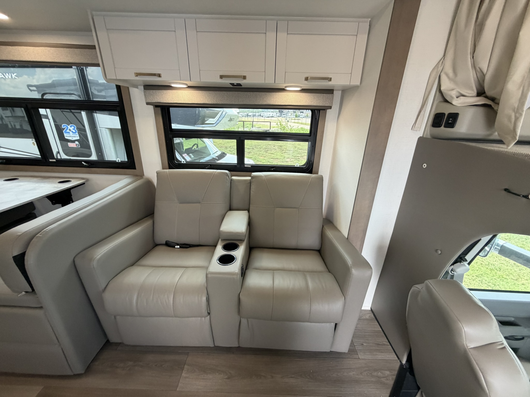 2027 JAYCO GREYHAWK 29MV - Image 23