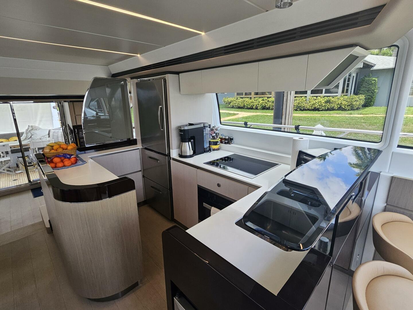 2022 Azimut 66 - Image 35