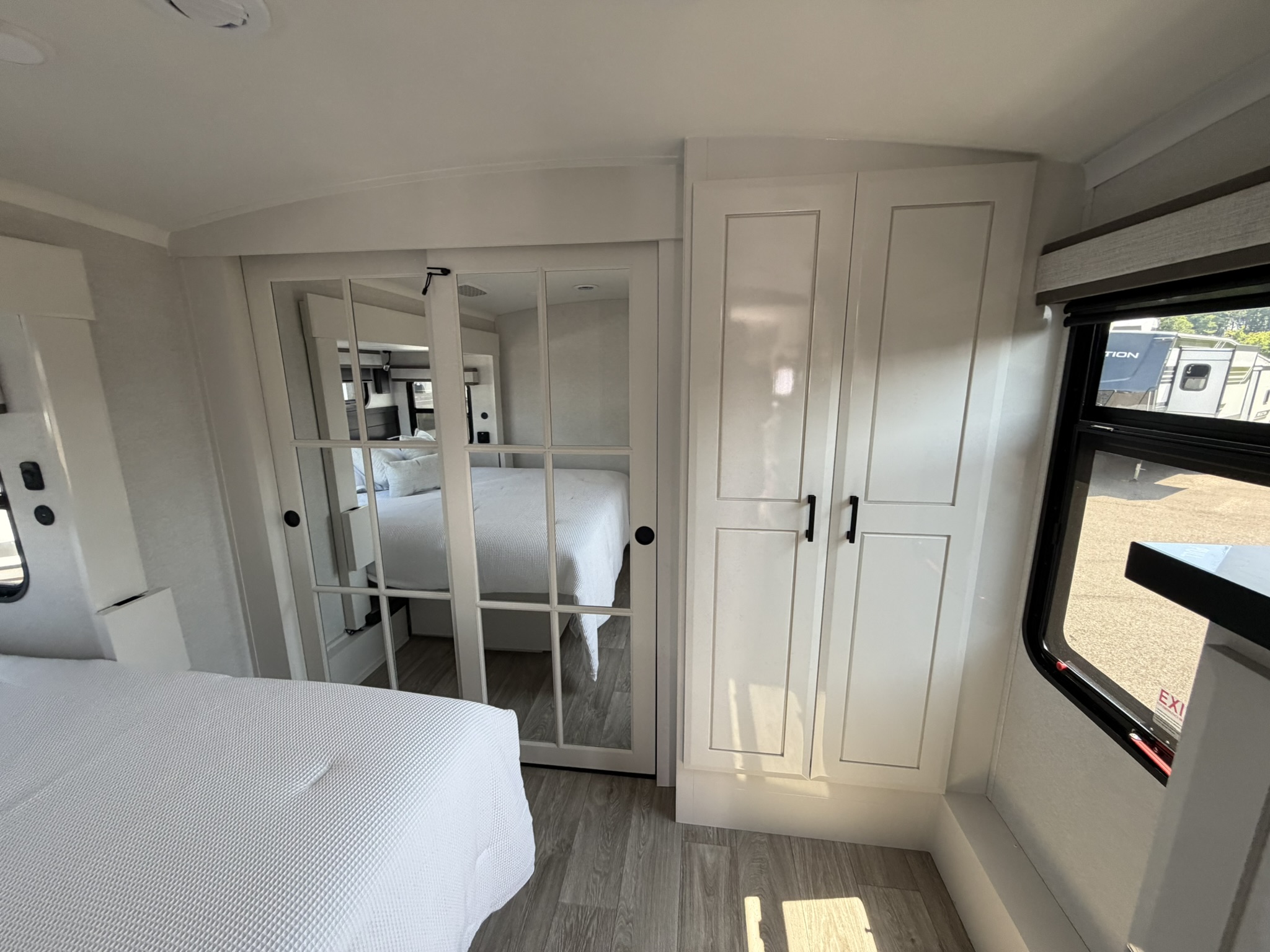 2027 JAYCO PINNACLE 32RLTS - Image 48