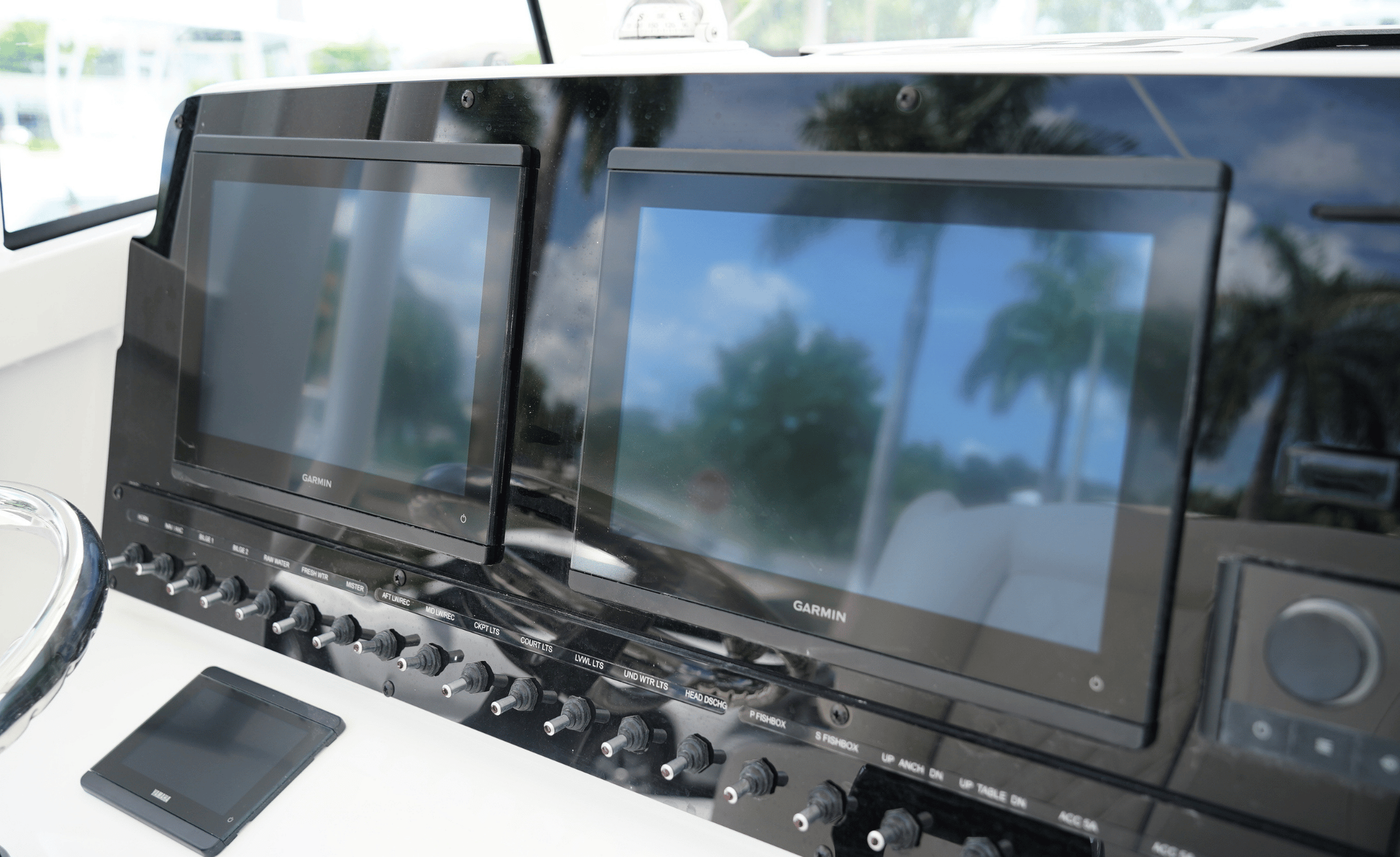 2027 SEA HUNT GAMEFISH 25 - Image 24