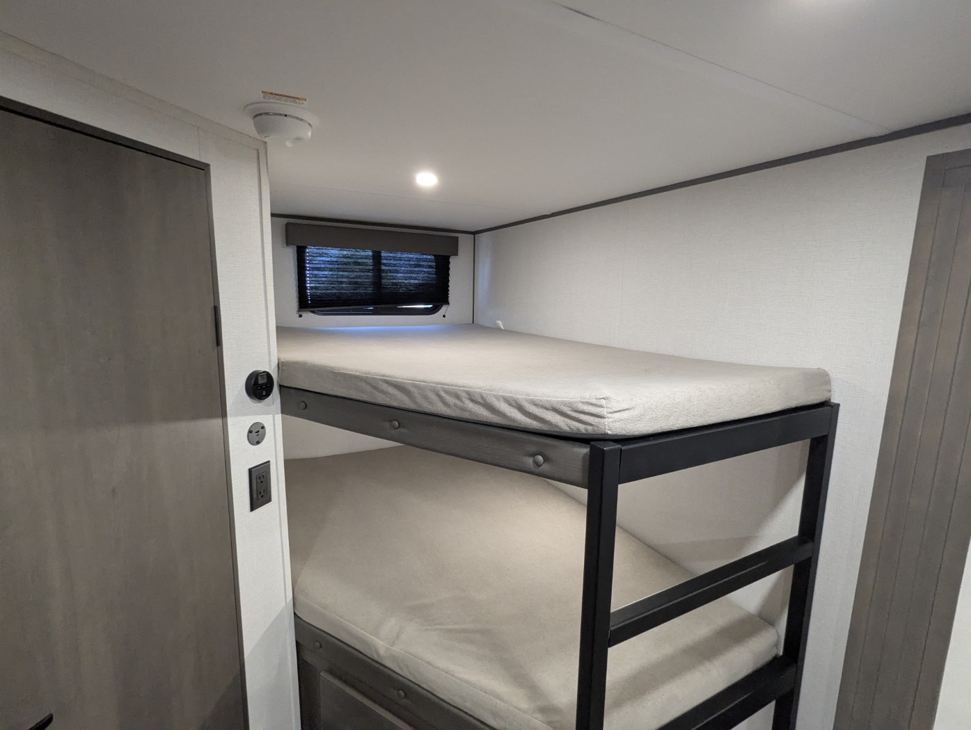 2026 Grand Design Transcend XPLOR 23BHX - Image 22