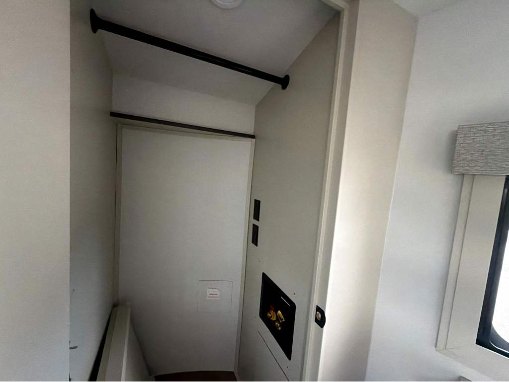 2027 GRAND DESIGN SOLITUDE 310GK - Image 32