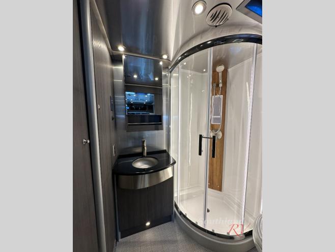 2026 Airstream Atlas Advanced Power Plus - Image 28