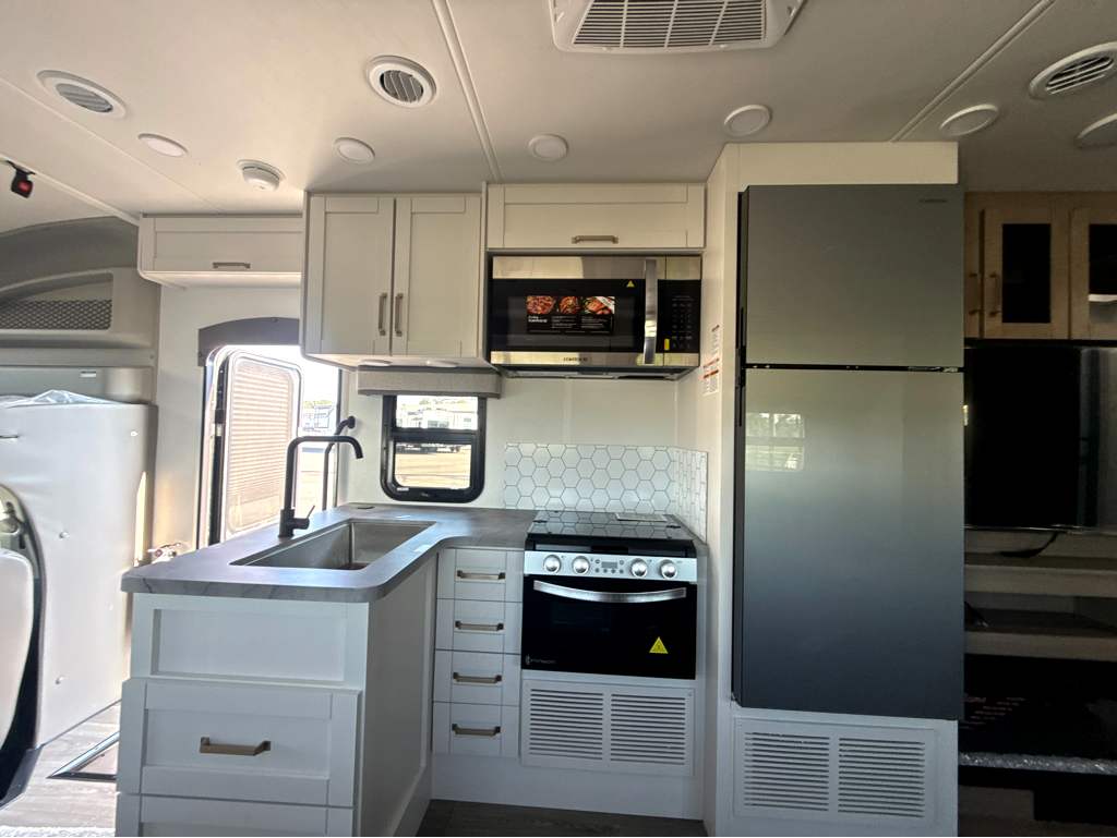 2027 JAYCO GREYHAWK 30Z - Image 19