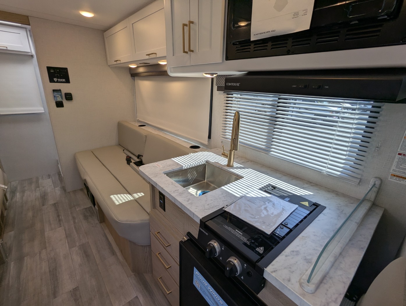 2026 Thor Motor Coach Four Winds 19X - Image 9