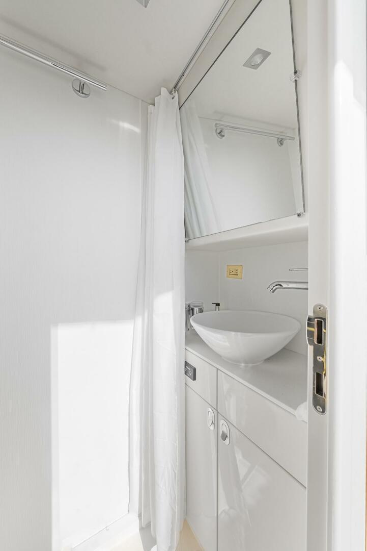 2016 Sunseeker Manhattan 65 - Image 112