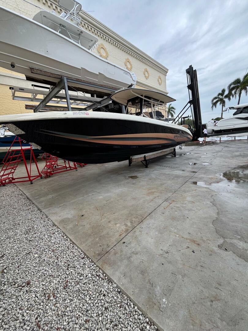2013 Statement 35 Center Console - Image 2