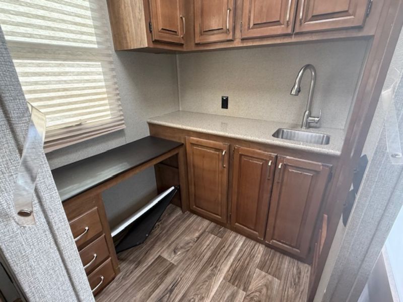 2018 Keystone Laredo 358BP - Image 11